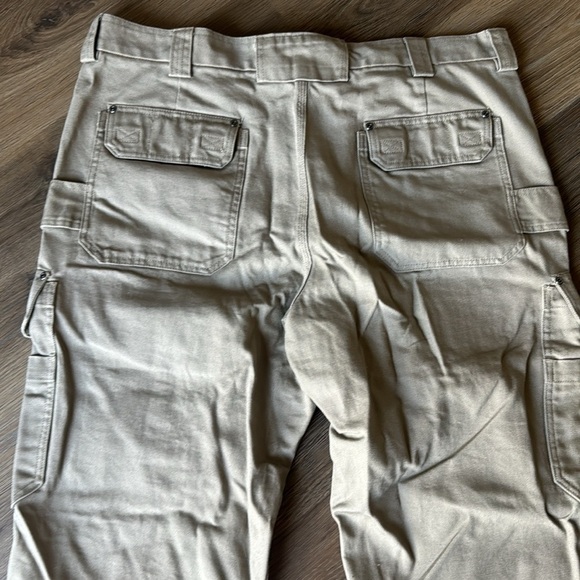 Duluth trading men’s 100% cotton cargo work pants size 42x30 - Picture 8 of 9